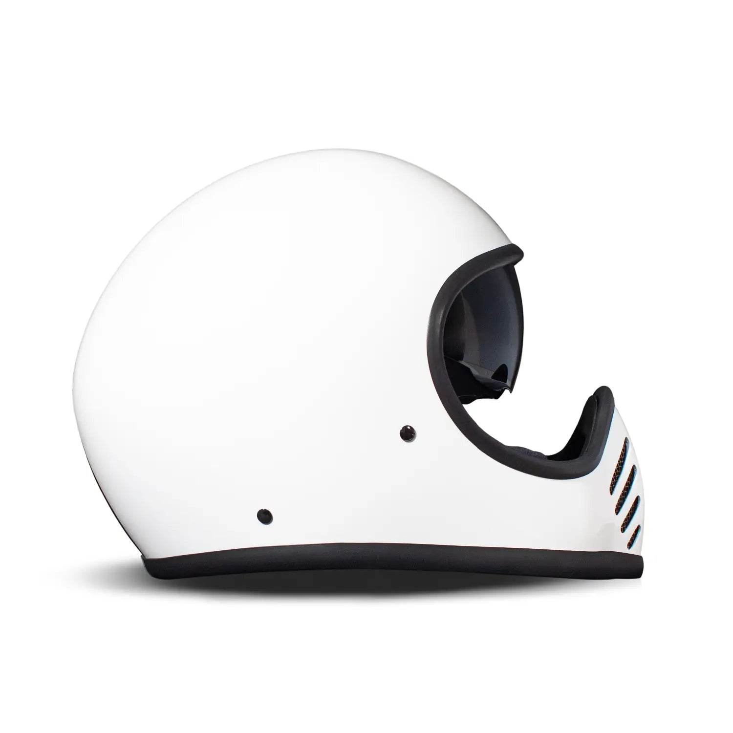 DMD SeventySeven White