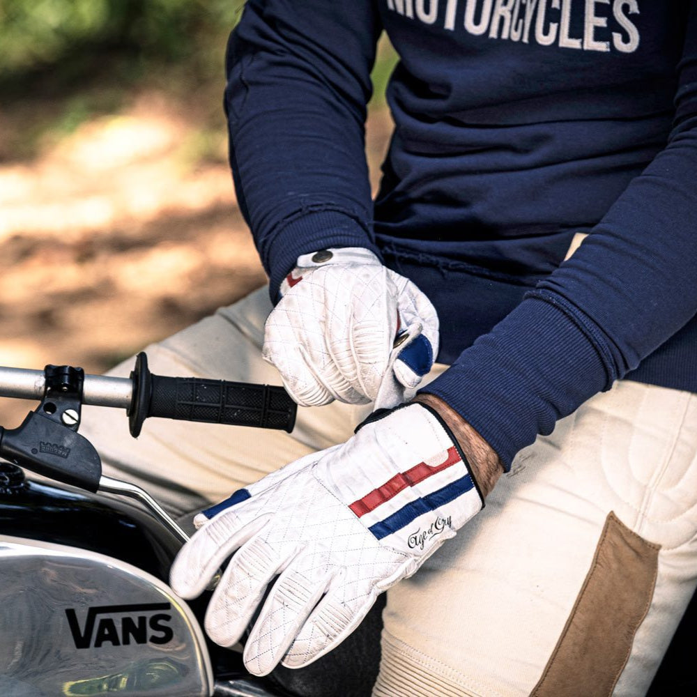 Age of Glory Miles Glove White/Blue/Red | Age of Glory | The Biker